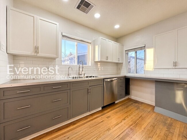 Photo - 2375 S Lincoln St