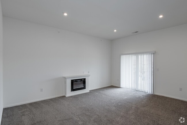 1BR, 1BA - 888SF