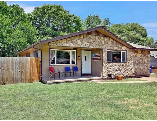 Photo - 3 BED 2 BATH HOME IN PARK CITY