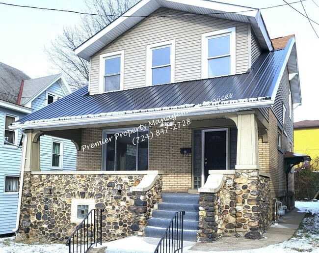 Building Photo - 820 14th St Rental