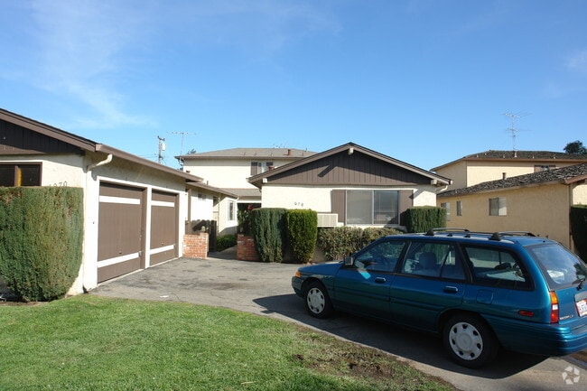 Photo - 1070 Topaz Ave