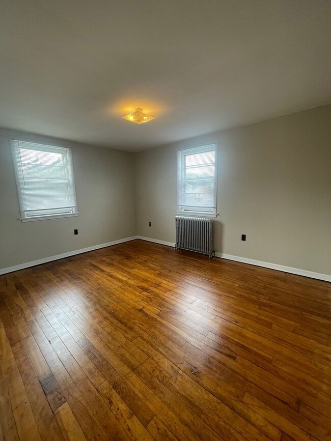 Building Photo - 333 Spruce St Unit 2nd Fl Rental