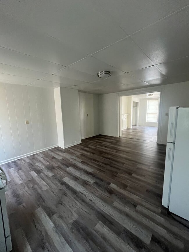 Photo - 2922 Bank St Apartment Unit 2