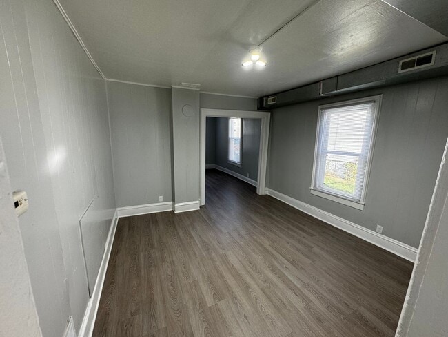 Photo - 2 bedroom house with garage!