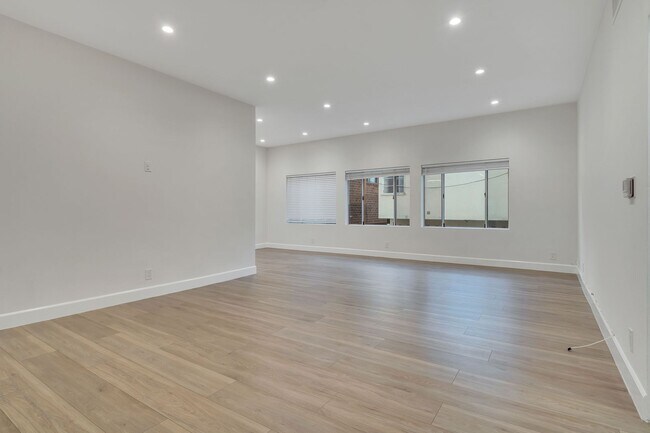 Elm Luxury Investments LLC