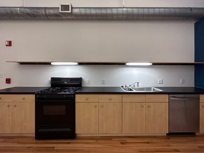 Building Photo - 945 Liberty Ave Unit 300