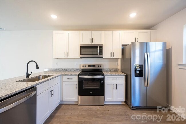 Photo - 426 2nd St SW