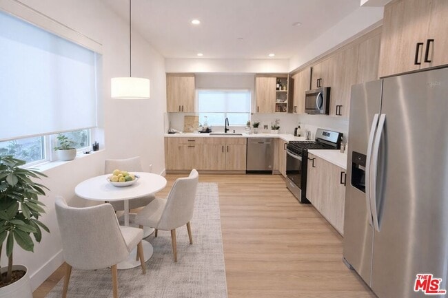 Photo - 5722 Fulcher Ave