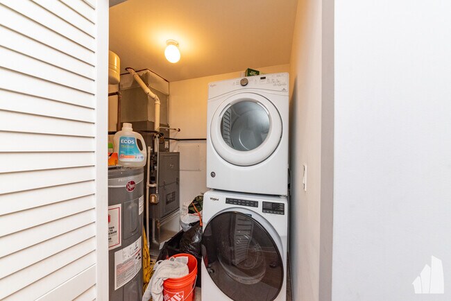 Photo - 2437 N Ashland Ave Unit 1F