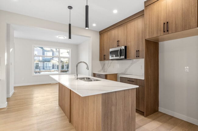 Photo - 13206-13112 112 Ave NW