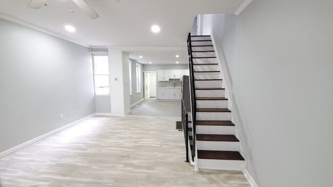 Photo - 1918 E Lippincott St