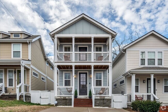 Building Photo - Discover modern rental living in one of Ch...