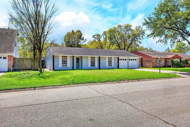 Photo - 9611 Highmeadow Dr