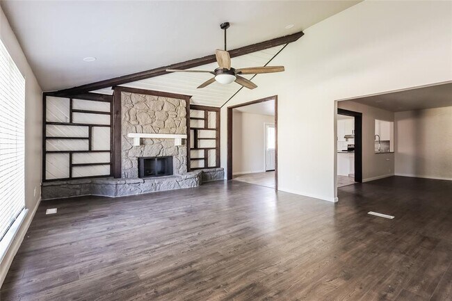 Photo - 8829 Parkridge Dr