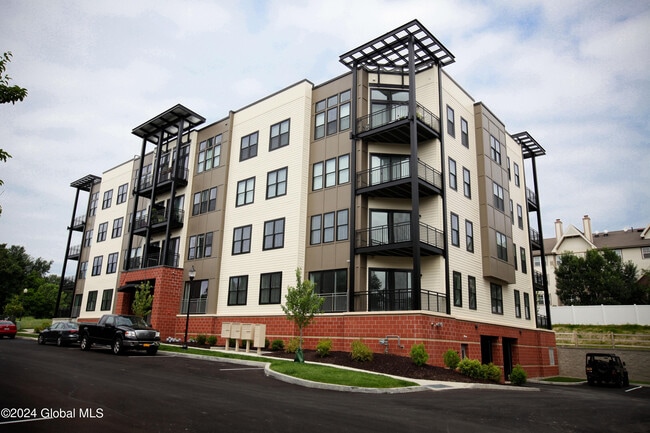 Building Photo - 308 Excelsior Ave Unit 203