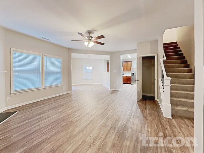 Photo - 807 Chastain Ave