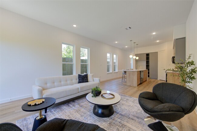 Photo - 7118 Eastwood St