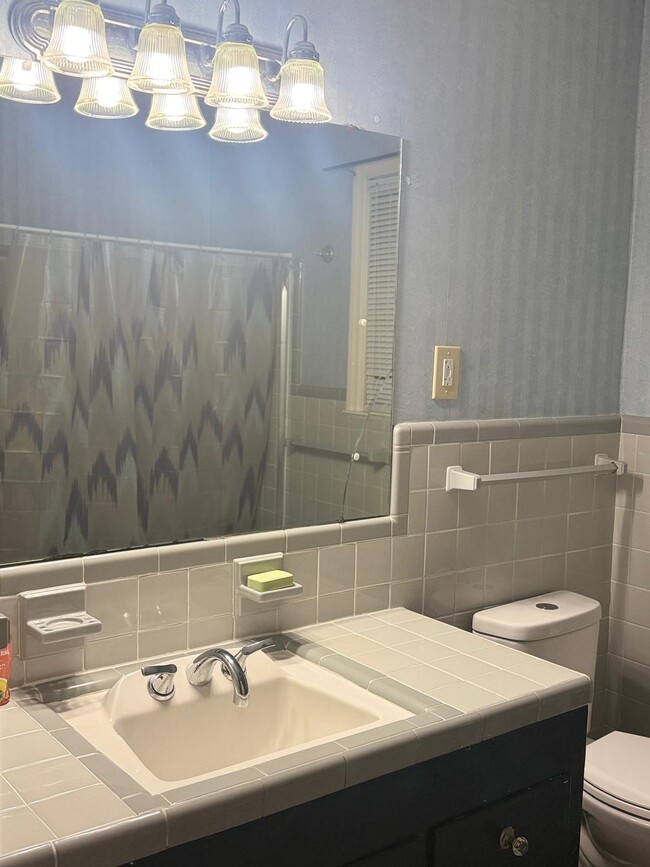 Photo - 5326 Main St