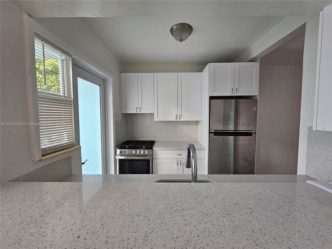 Photo - 1035 Meridian Ave Condo Unit 11