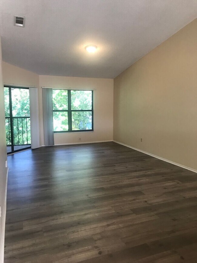 Photo - 7523SBD(100) Unit 7523