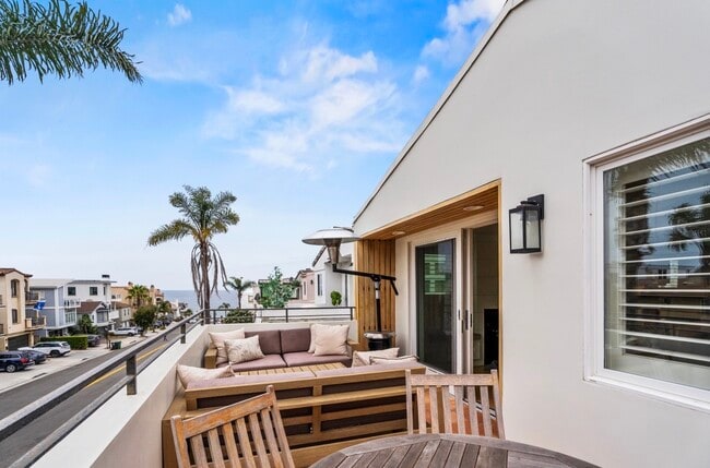 445 Marine Ave
