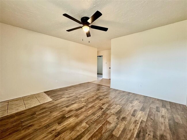 Photo - 411 E 3rd St