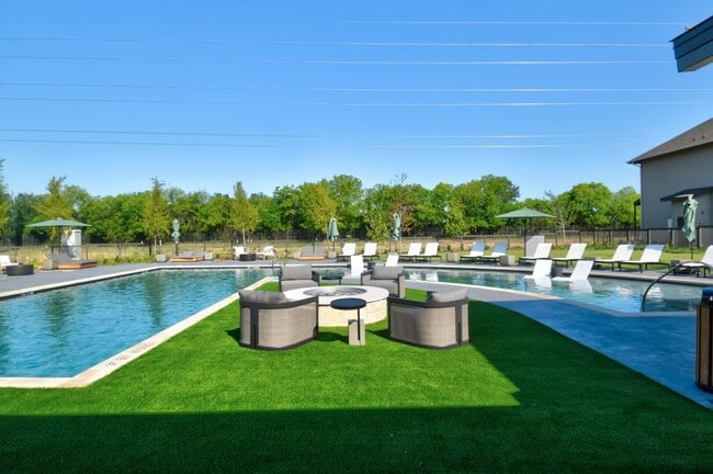 The Palo Townhomes - The Palo Townhomes