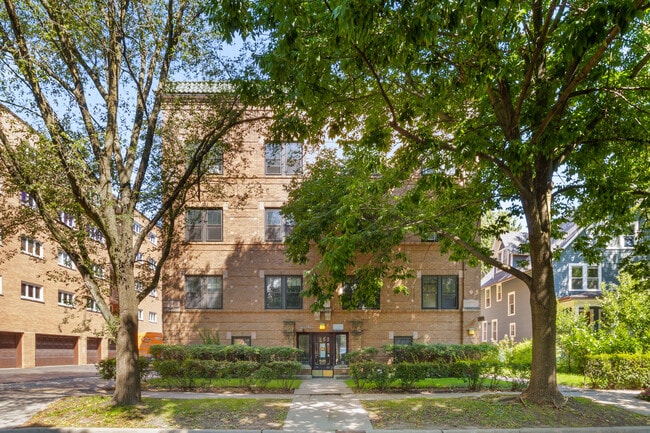 Building Photo - 721 Foster St Unit 1W