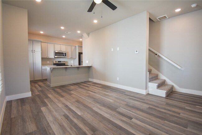 Photo - 764 S Locust Ave