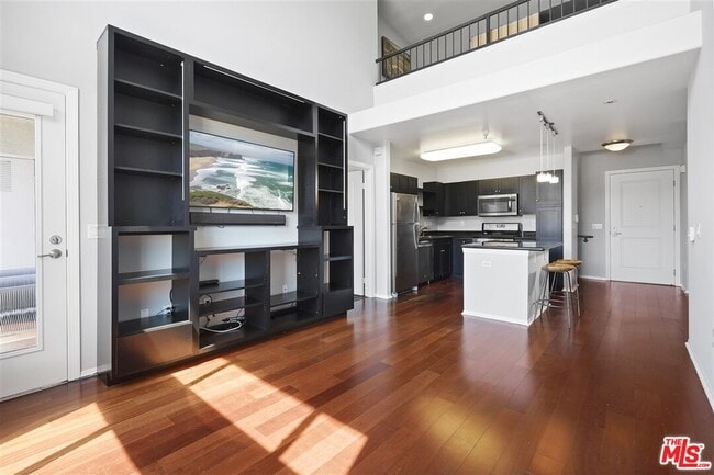 Building Photo - 100 S Alameda St Unit 404 Rental