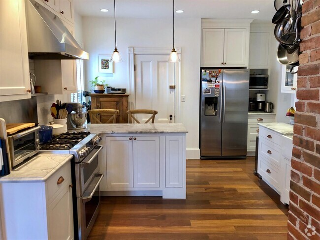 Building Photo - 84 Hudson St Unit 1 Rental