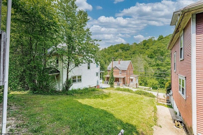 Photo - 565 Brockway Ave Unidad A