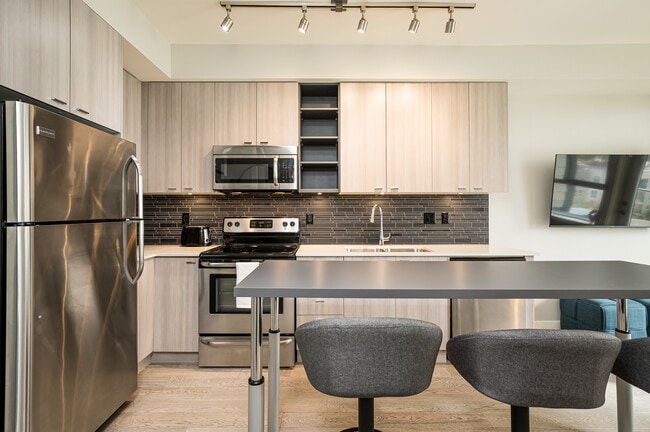Photo - 3080 Gladwin Rd