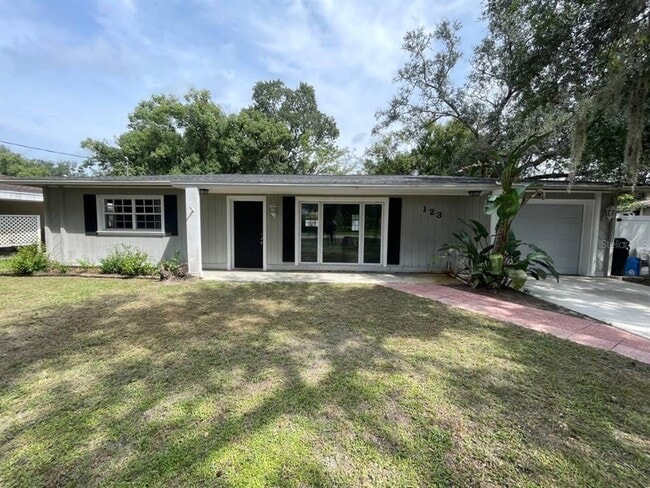 Photo - 123 Wildwood St
