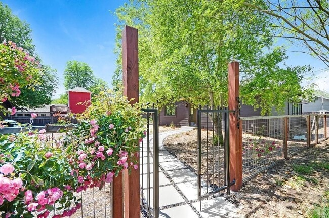 Photo - 9554 Los Guilicos Ave