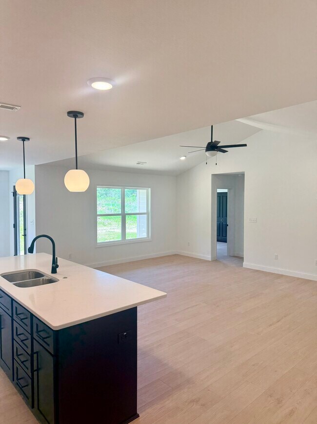 Photo - 123 Beechwood Ln