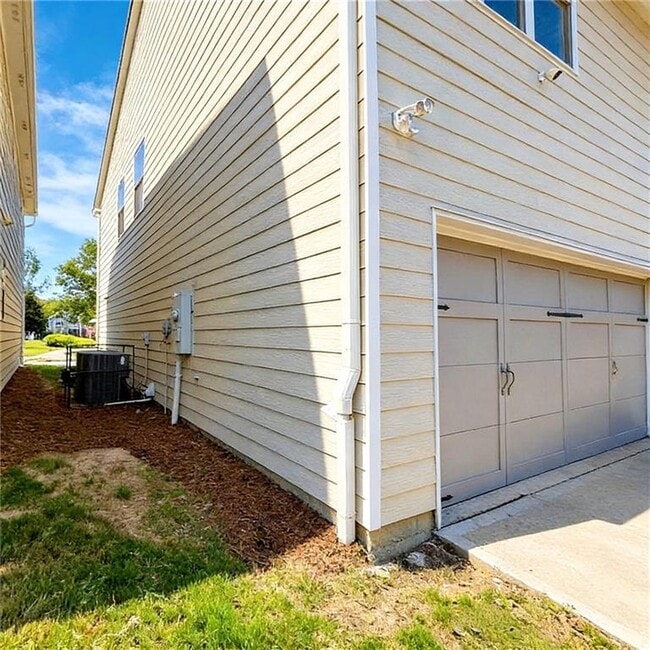 Photo - 602 Lofty Ln