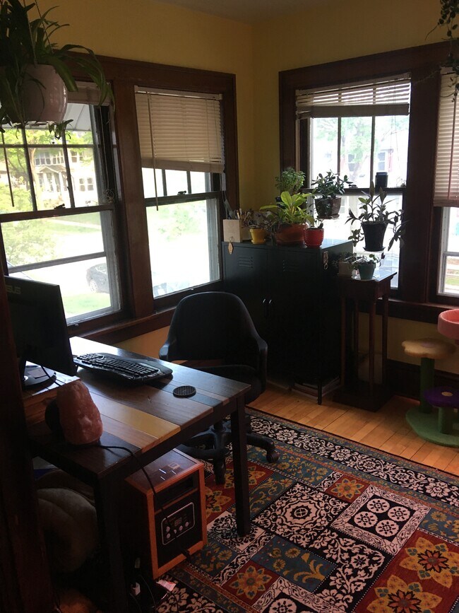 Photo - 1307 22ND AVE NE