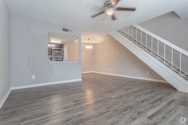 1 BR, 1 BA - 840 SF