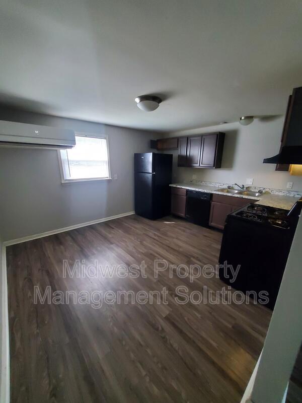 Photo - 1857 E 8th St