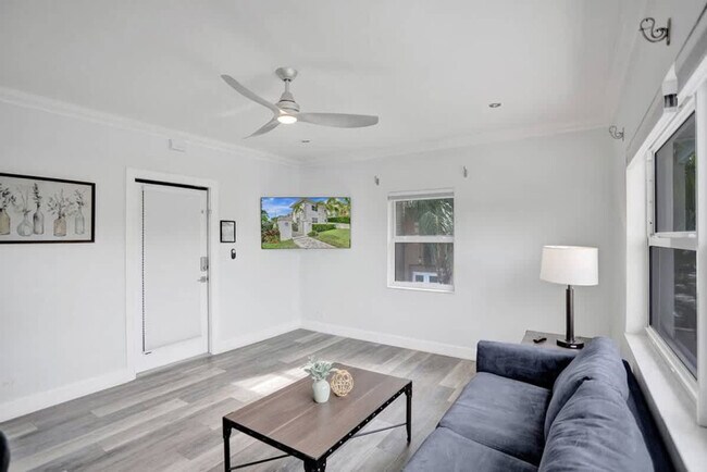37 Hendricks Isle Unit SI FL2-ID1503953P