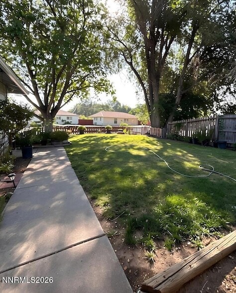 Photo - 927 Stanford Way