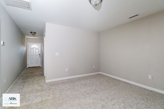440 Little Sycamore Ln