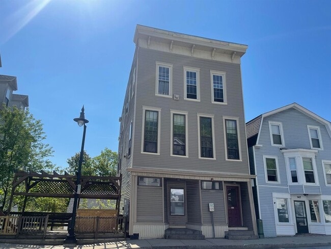 Photo - 145 Main St Unidad 7