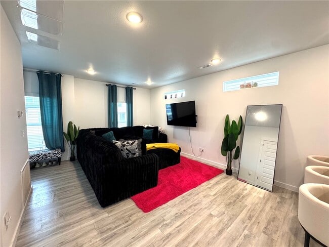 Photo - 821 Massachusetts Ave