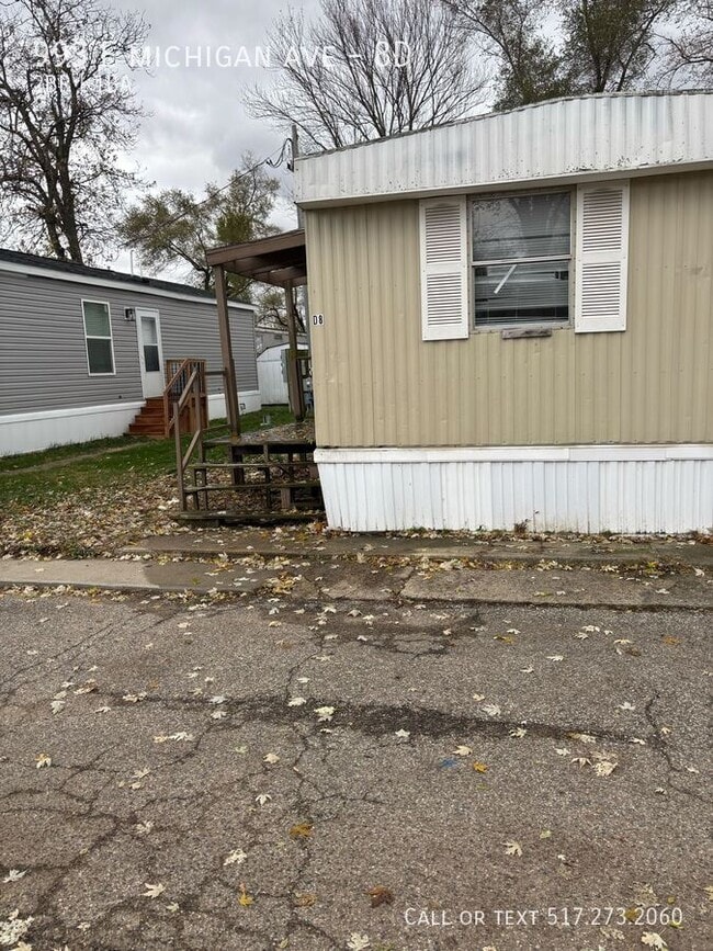 Photo - 993 E Michigan Ave