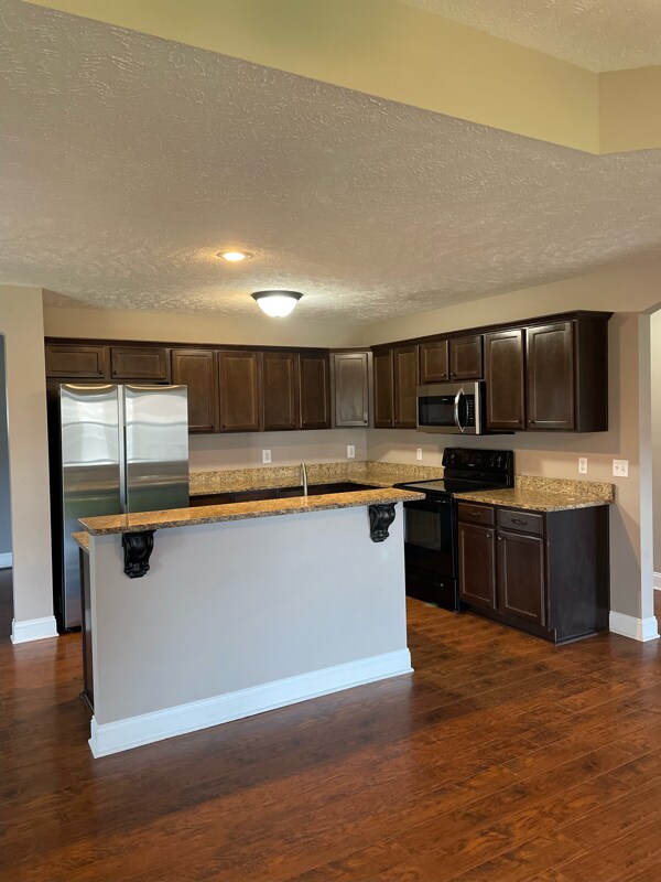 Photo - 485 E Whitethorn Dr