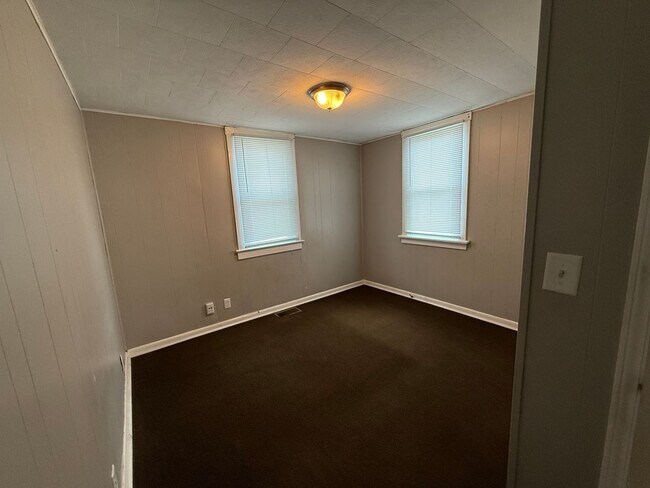Photo - Large 3 bed 1 bath! - Elwood!