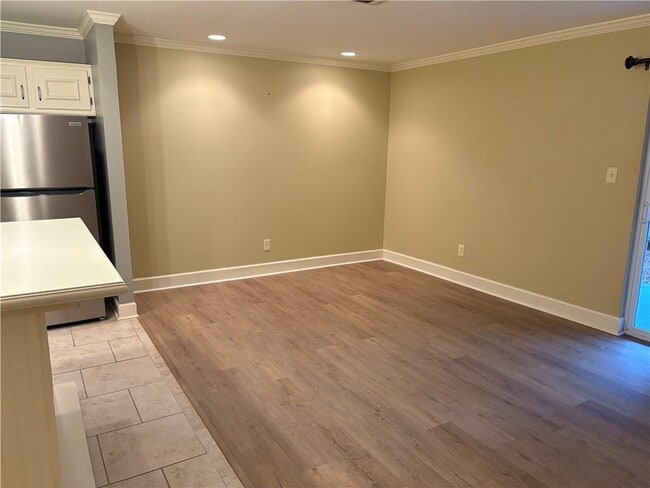 Photo - 1914 Powers Ferry Trce SE