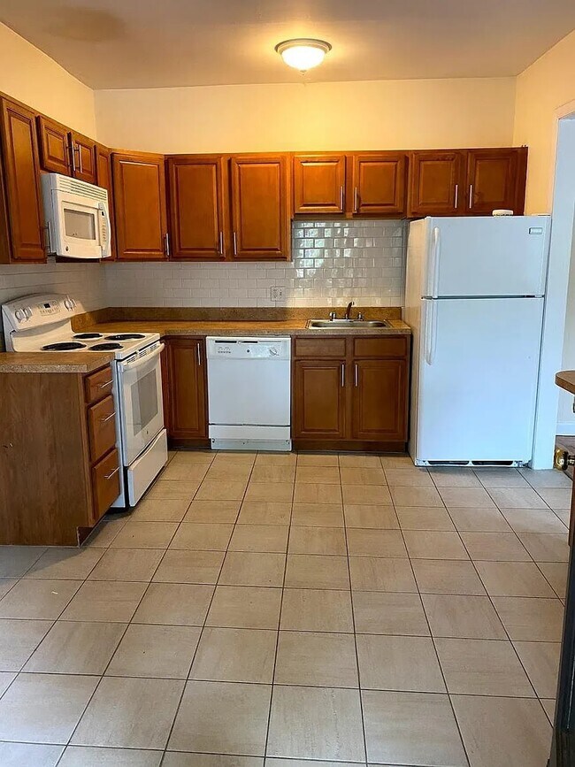 Photo - 1133 Commonwealth Ave